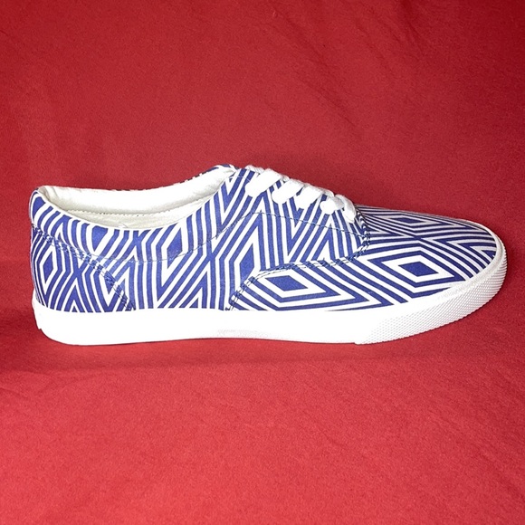 Bucketfeet Men’s Geo Canvas Lace-Up Blue/White Size 9 New in Box - Picture 4 of 7